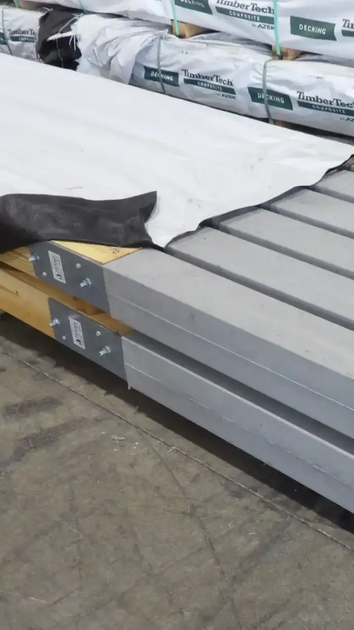 Precast Half-wooden half-concrete posts for solid construction